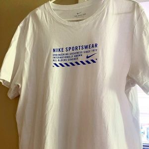 Nike T-shirt